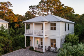 Gulf Coast Gem by AvantStay 3 blocks to Beach Town Plaza Community Pool